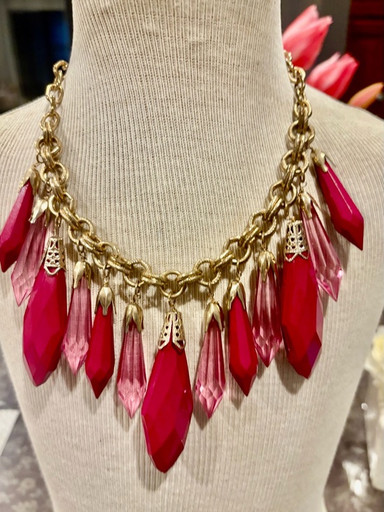 N Jewelry - Gold Chain Statement Necklace with Fuchsia and Light Pink Crystal Drops